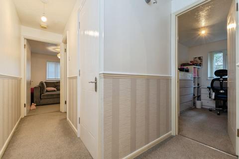 2 bedroom flat for sale, Evelyn Way, Wallington, SM6