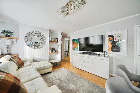 2 bedroom flat for sale, Quinta Drive, Barnet, EN5