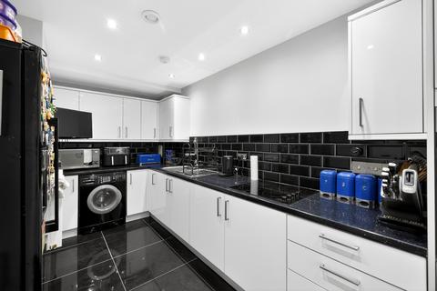 3 bedroom maisonette for sale, Dundas Road, London, SW9