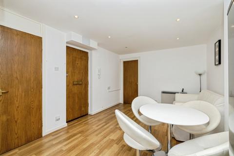 1 bedroom apartment for sale, Ironmongers Place, London, E14