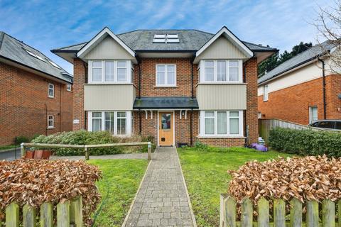 2 bedroom ground floor flat for sale, Queen Katherine Road, Lymington, SO41