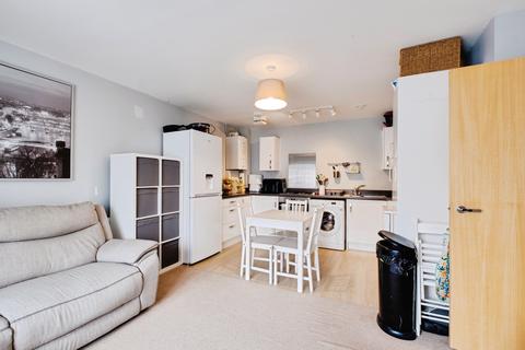 2 bedroom ground floor flat for sale, Queen Katherine Road, Lymington, SO41