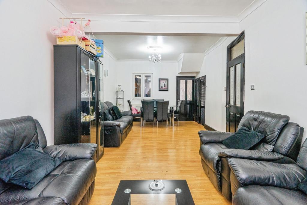 Lounge/Dining Room