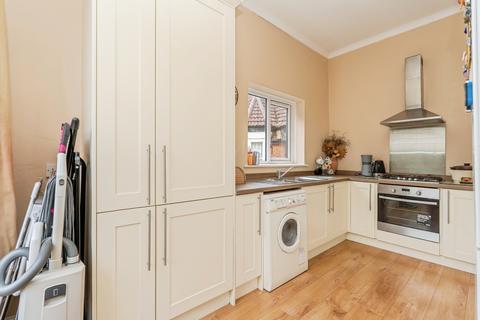 2 bedroom flat for sale, Court Road, Southampton, SO15