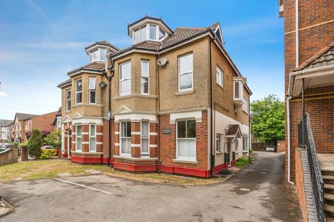 2 bedroom flat for sale, Court Road, Southampton, SO15