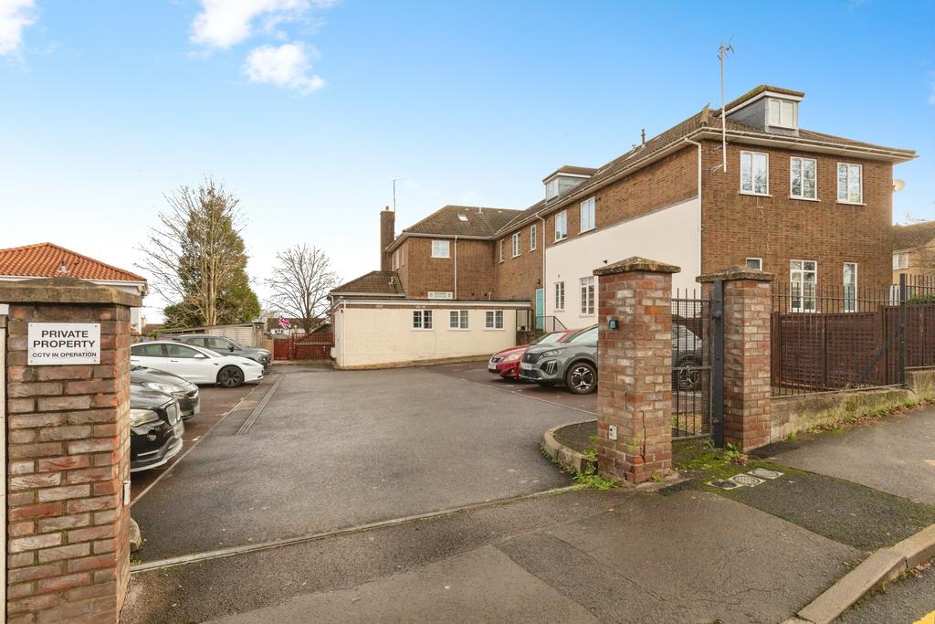 Apartment in Bristol - View 2