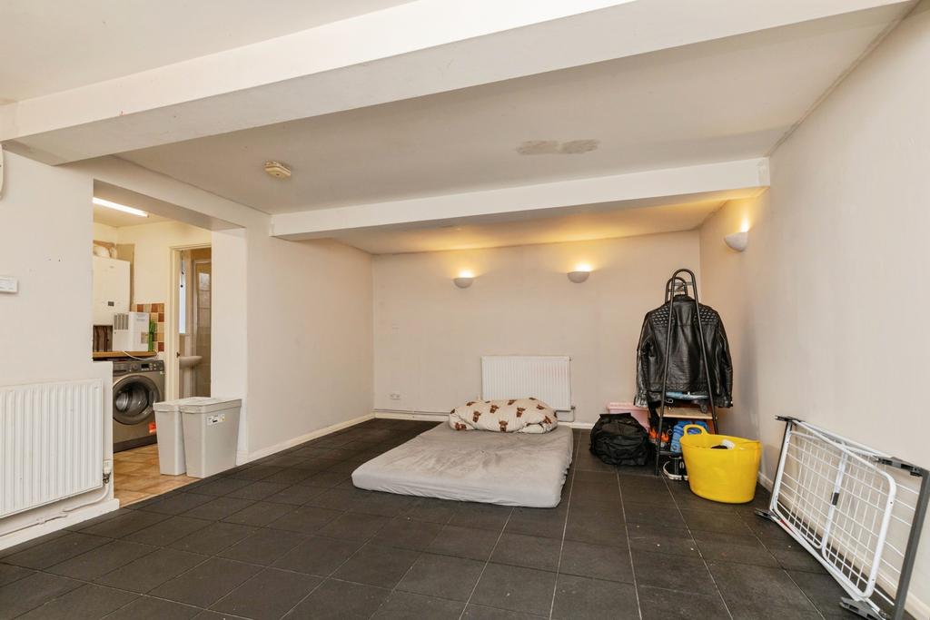 Apartment in Bristol - View 4
