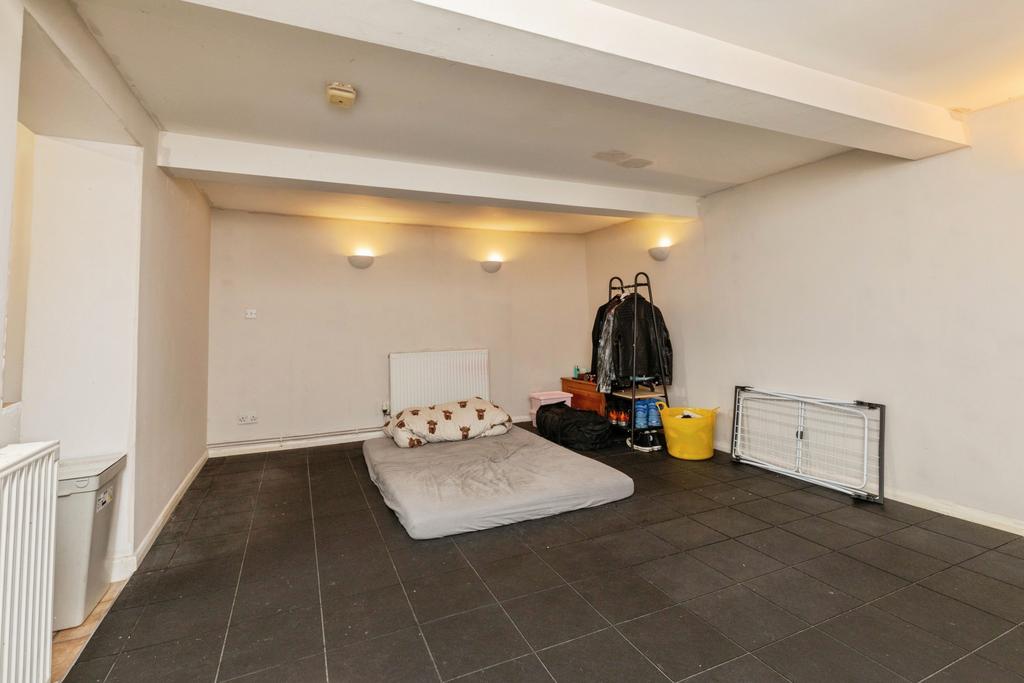 Apartment in Bristol - View 5
