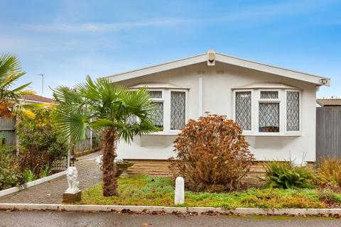2 bedroom detached bungalow for sale, Orchards Residential Park, Slough, SL3