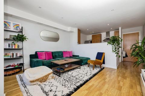 2 bedroom flat for sale, Umberston Street, London, E1