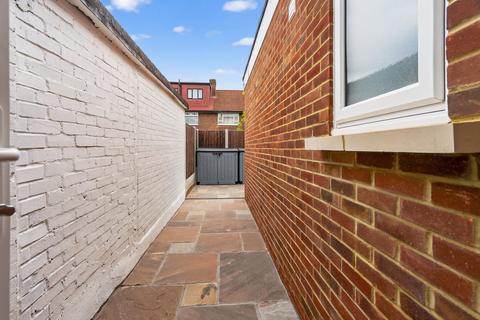 4 bedroom apartment for sale, Monk Drive, London, E16
