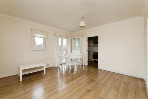 2 bedroom flat for sale, Royal Crescent, Ilford, IG2