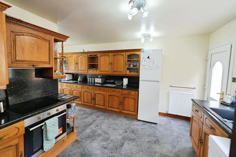 3 bedroom terraced house for sale, Elizabeth Crescent, Cumnock, KA18