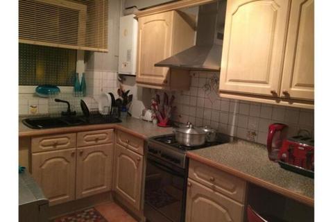 2 bedroom maisonette for sale, Usk Street, London, E2