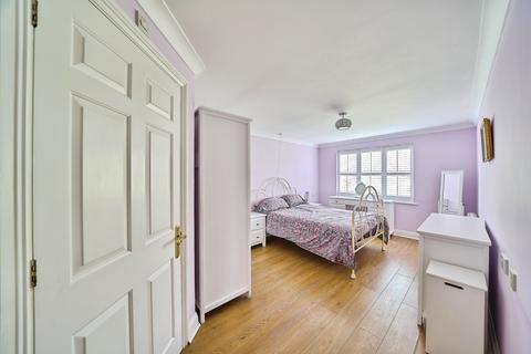 2 bedroom apartment for sale, Victoria Road, Buckhurst Hill, IG9