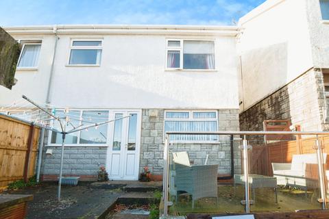 Ael-y-Bryn, Cardiff, CF23