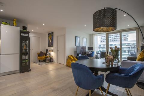 1 bedroom flat for sale, 25 Royal Crest Avenue, London, E16