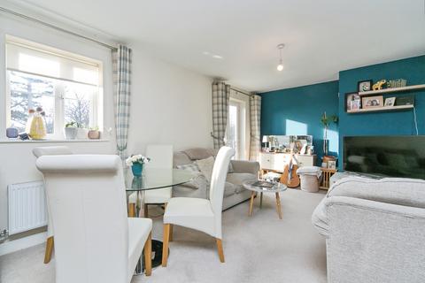 2 bedroom flat for sale, Lon Pedr, Llandudno, LL30