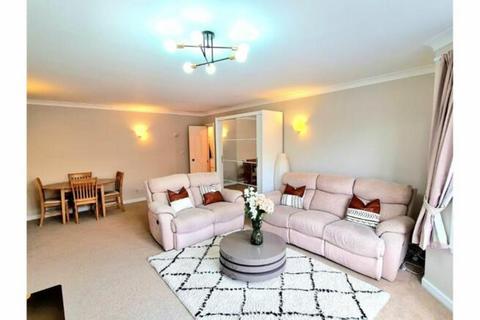 Homer Drive, London, E14