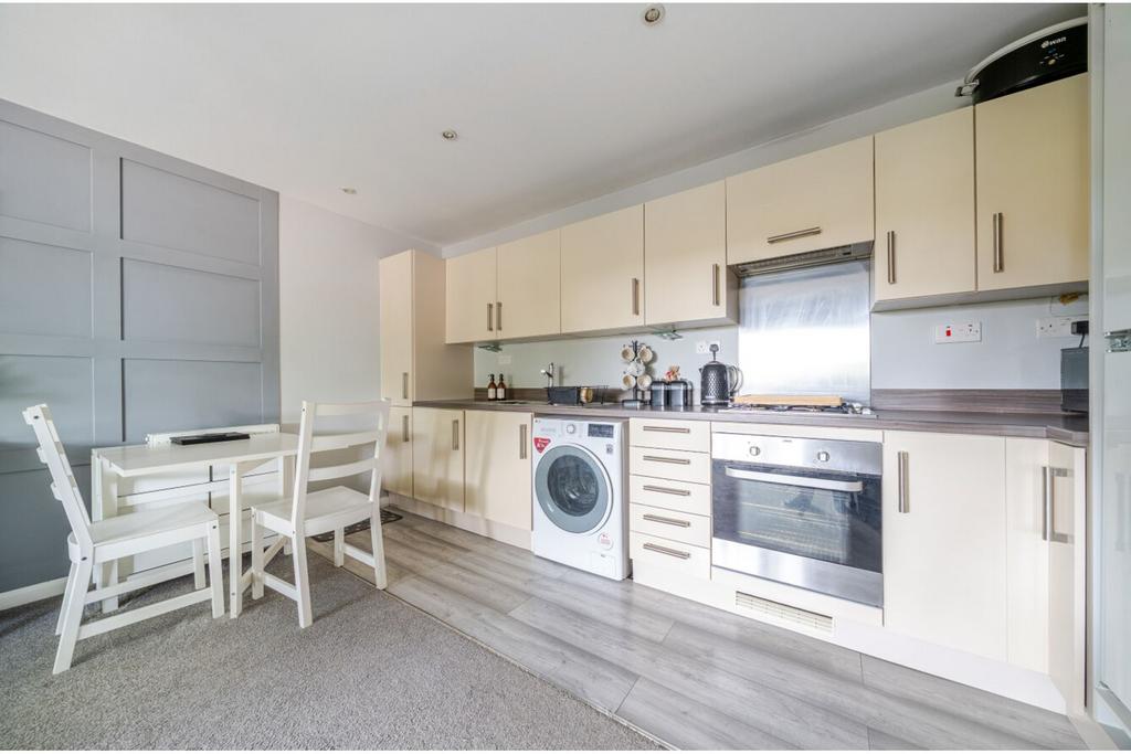 Lounge / Kitchen
