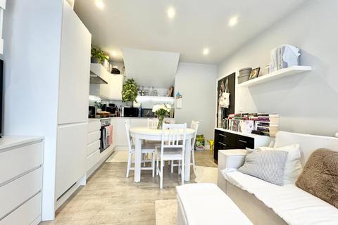 2 bedroom apartment to rent, 4 Hill Road, Sutton SM1