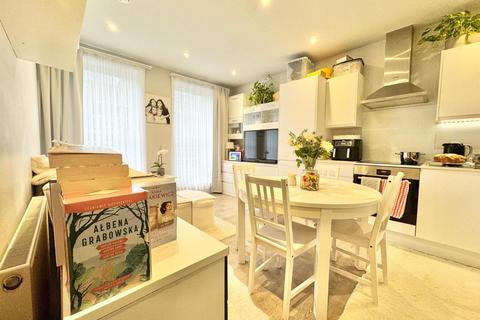 2 bedroom apartment to rent, 4 Hill Road, Sutton SM1