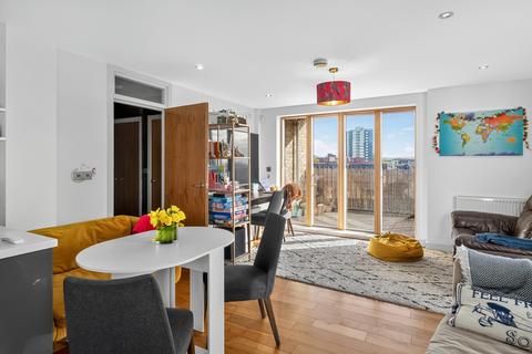 3 bedroom apartment for sale, 3 Queens Road West, London, E13
