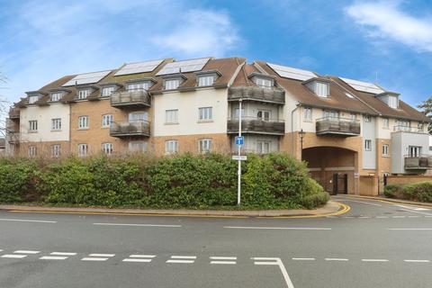 2 bedroom ground floor flat for sale, New Mossford Way, Ilford, IG6