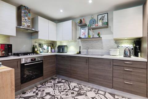 2 bedroom ground floor flat for sale, New Mossford Way, Ilford, IG6