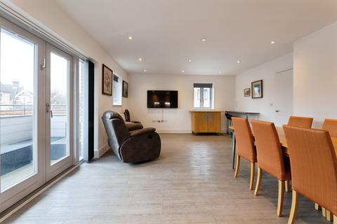 2 bedroom flat for sale, 14 Thomas Barnardo Way, Ilford, IG6