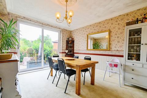 4 bedroom semi-detached house for sale, Butt Hill Avenue, Manchester, M25