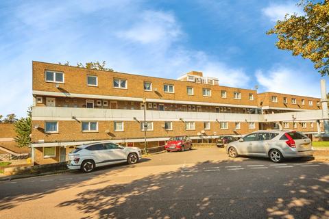 3 bedroom flat for sale, Melville Court, Chatham, ME4