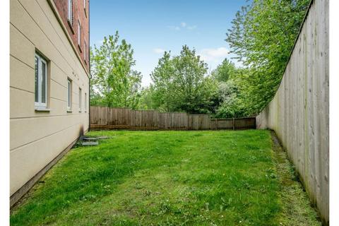2 bedroom flat for sale, Whitstable Mews, Leeds, LS12