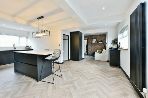 4 bedroom semi-detached house for sale, Grimshaw Avenue, Manchester, M35