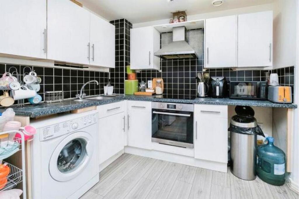Apartment in Liverpool, Vauxhall - View 2