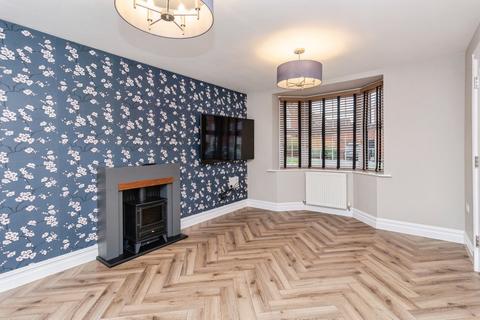 4 bedroom semi-detached house for sale, Alcester Row, Stafford, ST18