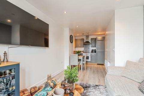 2 bedroom apartment for sale, Cross Green Lane, Leeds, LS9