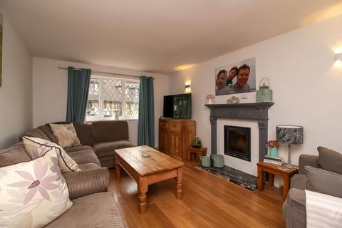 undefined, Testers Close, Horsham, RH13