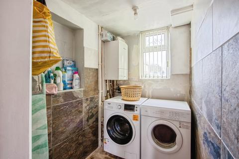 undefined, Broadway, Leeds, LS15