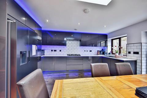 4 bedroom terraced house for sale, Woodbridge Drive, Maidstone, ME15