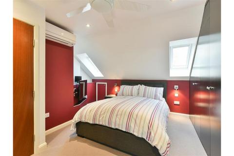 3 bedroom terraced house for sale, Priddy Place, Redhill, RH1