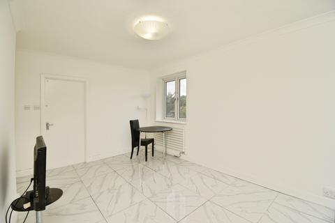2 bedroom flat for sale, Casterbridge Road, London, SE3