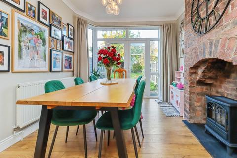 Sundorne Crescent, Shrewsbury, SY1