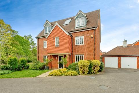 undefined, Railfield Gardens, Horley, RH6