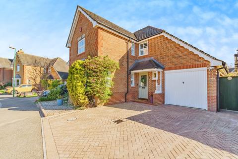 4 bedroom detached house for sale, Elgar Way, Horsham, RH13