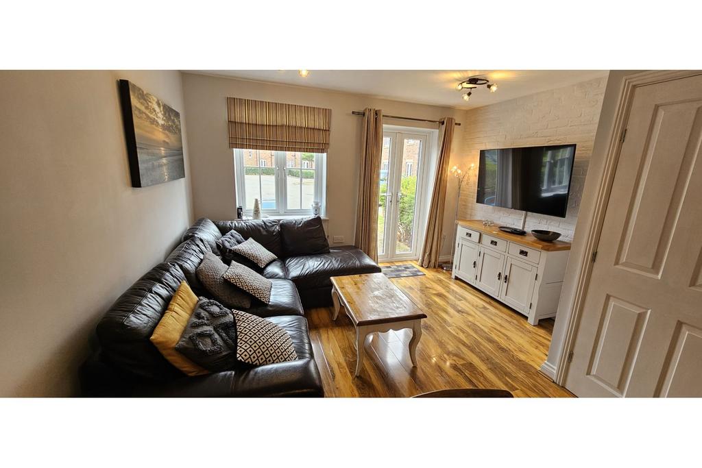 Lounge/Dining Room