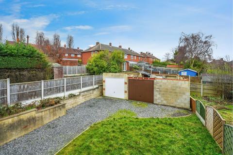 3 bedroom semi-detached house for sale, Woodnook Drive, Cookridge, Leeds, LS16