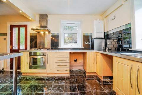 3 bedroom semi-detached house for sale, Woodnook Drive, Cookridge, Leeds, LS16