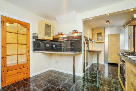 3 bedroom semi-detached house for sale, Woodnook Drive, Cookridge, Leeds, LS16