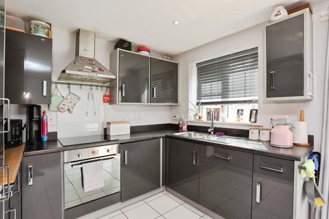 3 bedroom terraced house for sale, Burrows Close, Grantham, NG31
